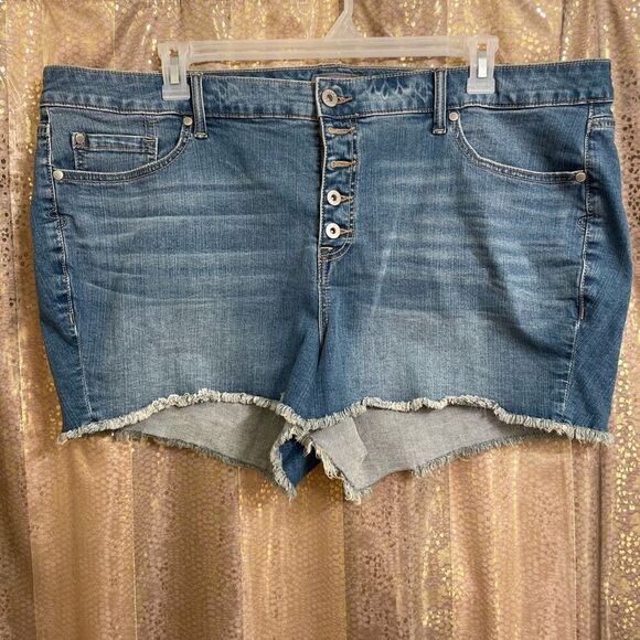 Torrid 3.5 Inch Vintage Stretch Mid-Rise Short Blue Cali Love Size 24 NWT - Picture 1 of 10